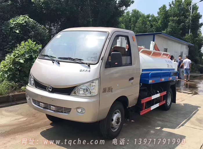 北汽黑豹小型吸糞車